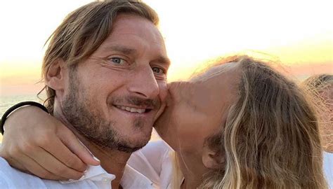 con chi è fidanzata chanel totti|francesco totti fidanzato.